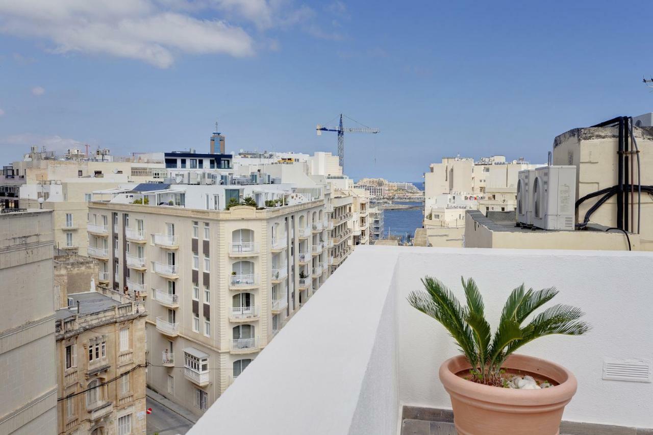Magical Rooftop Penthouse Слима Экстерьер фото